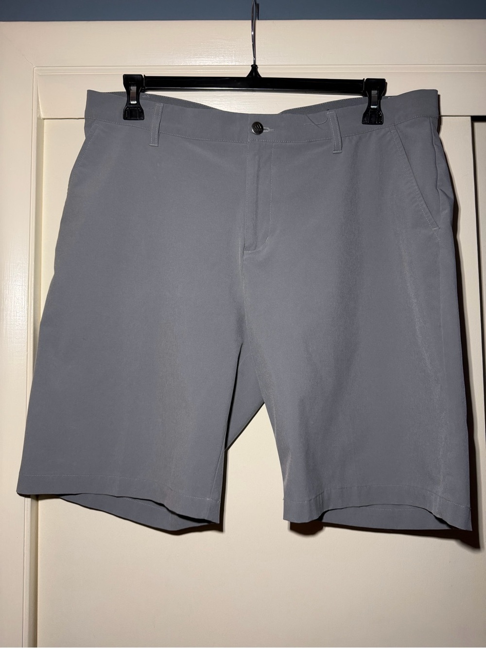 Men's adidas Gray Performance Stretch Flat Front Golf Shorts Size 36